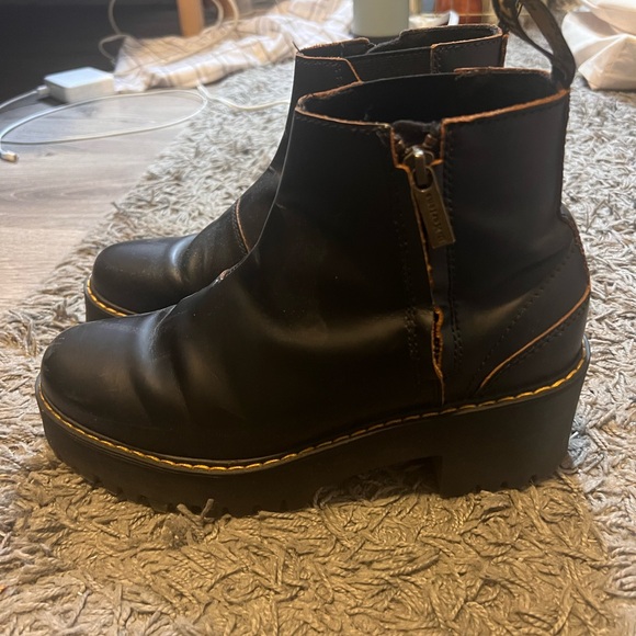 Dr. Martens Rometty boot - Picture 2 of 6